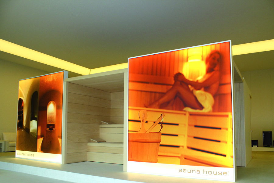 Sauna, en Belgique. Murs imprimés lumineux.